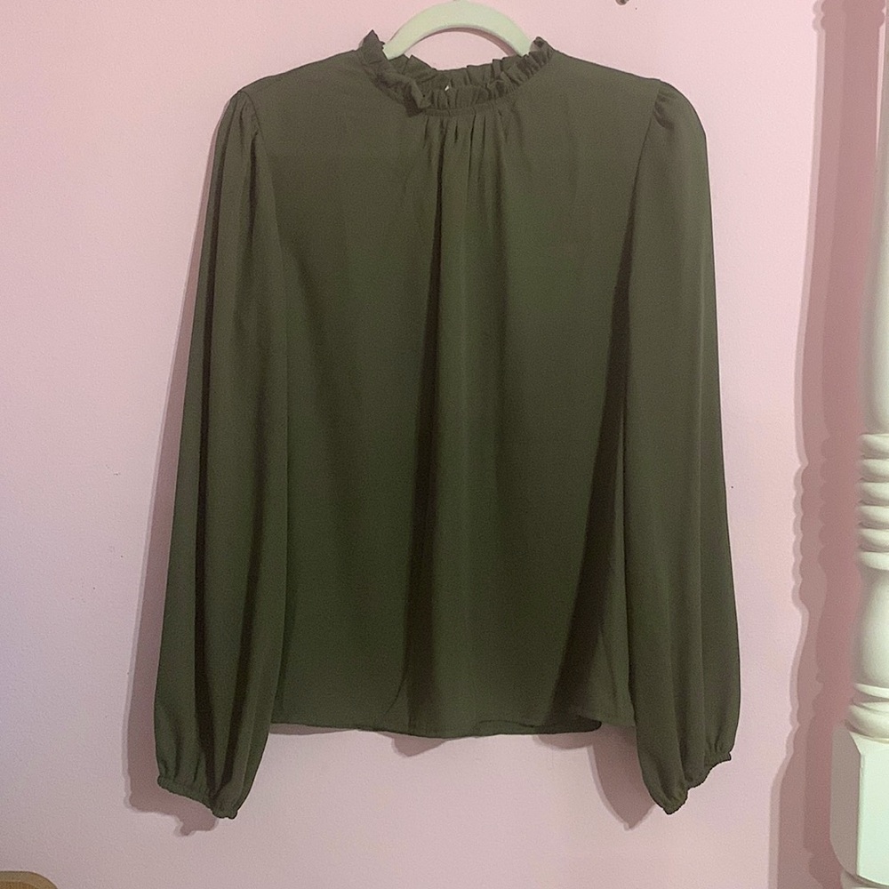 Lightweight thin green blouse with keyhole loop in the back